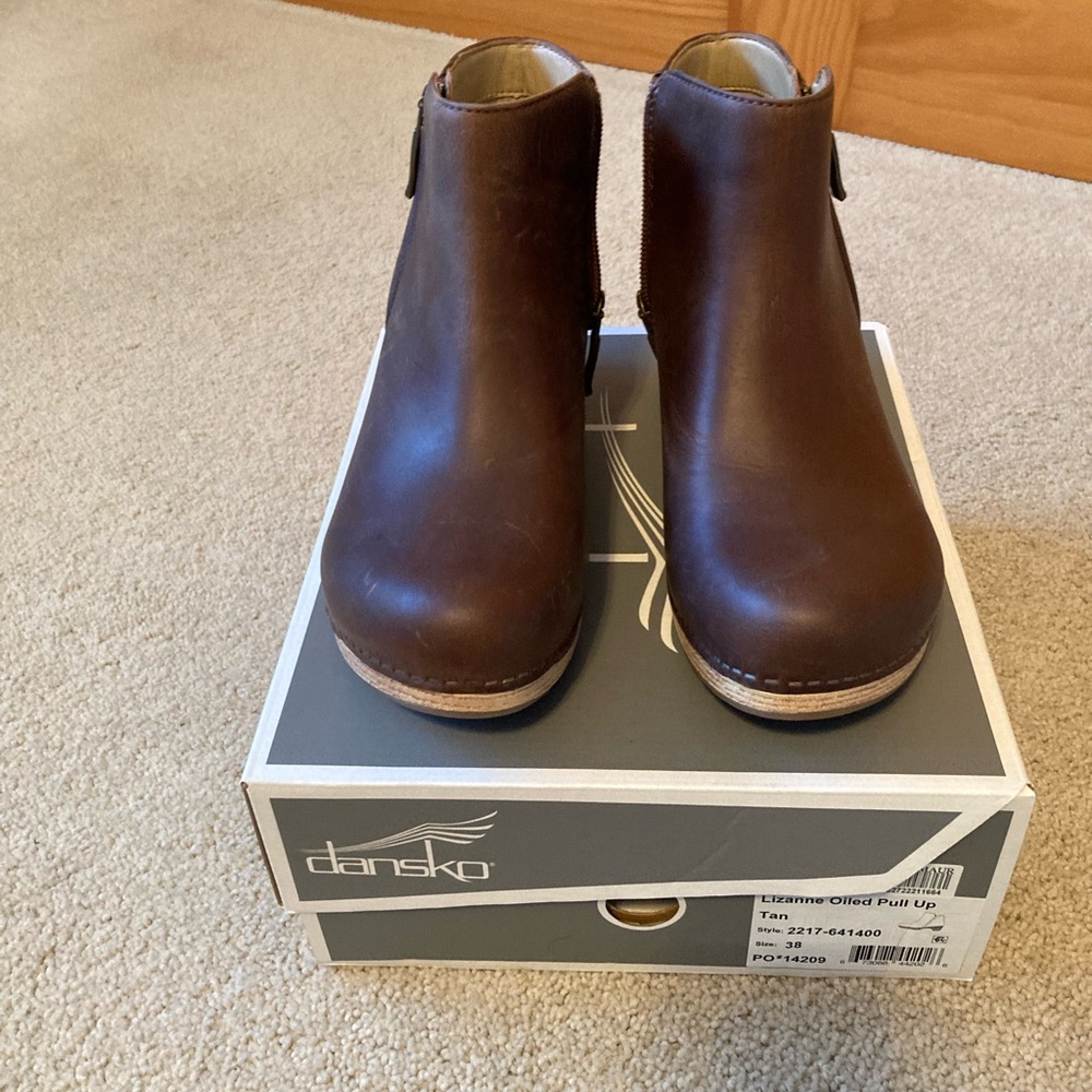NEW 🌺 Dansko Lizanne Oiled Pull Up Tan